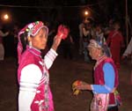 two yi dancers